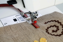 605 Stopka z rolką do maszn Janome i Elna 7mm
