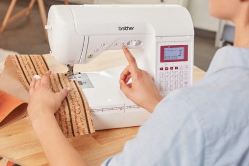 Brother F400 Komputerowa maszyna do szycia  + Gratisy  