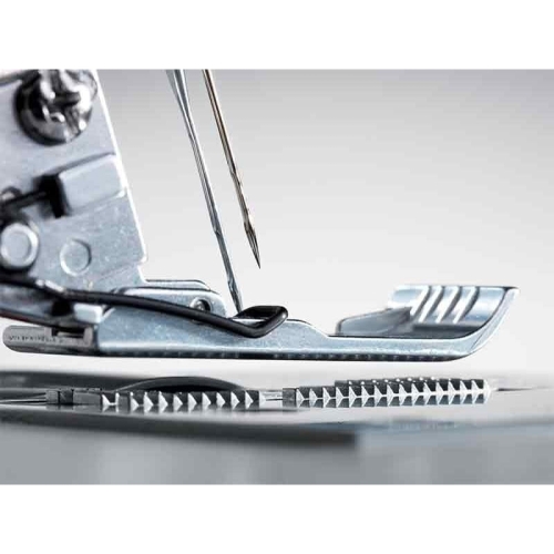 HUSQVARNA HUSKYLOCK S15 Owerlok  4-nitkowy - wyprzedaż