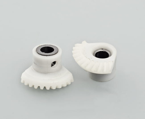 4654 - Półzębatka Łucznik 451