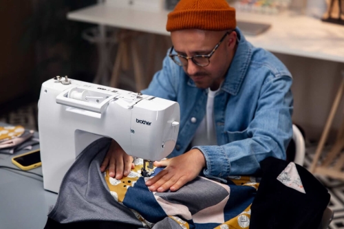 Brother Innov-is A65  Maszyna do szycia + Wariant -  Akcesoria + STOLIK