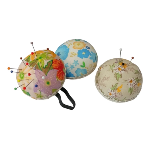 Poduszka na rękę do wbijania igieł,  szpilek (różne wzory)