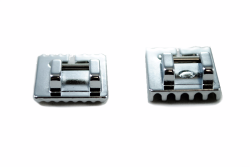 Zestaw dwóch stopek do wszywania kordu i cienkich wypustek JANOME 200317009