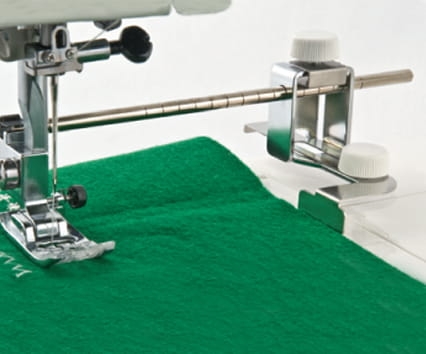 Liniał do równego szycia od krawędzi do coverloków Janome i Elna